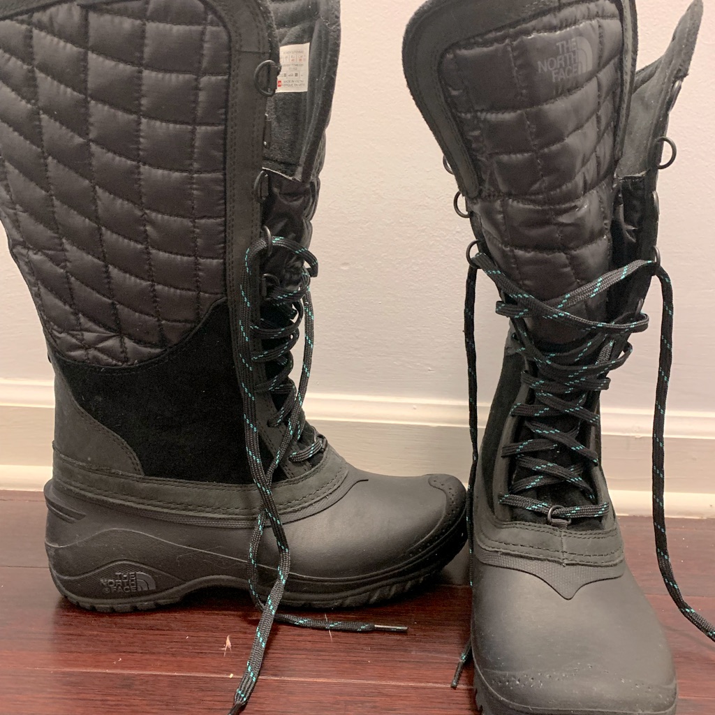Black North Face Great For Cold Snow Skiing